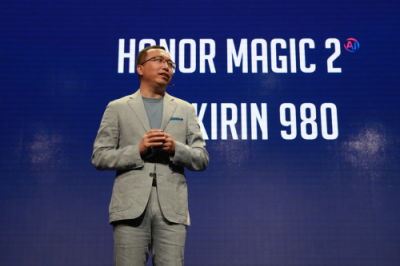 荣耀Magic2首次曝光！搭载真正全面屏、麒麟980芯片成未来超级旗舰