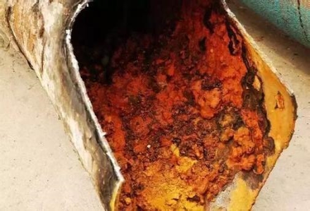 水放久了会出”油”是什么情况?对身体有害吗
