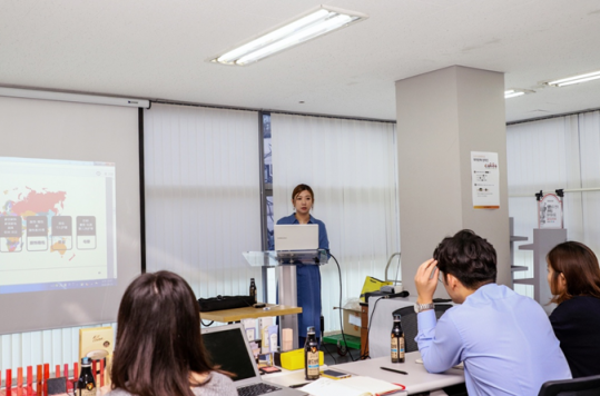 环球捕手携手韩国CLIO 开启全民彩妆体验之旅