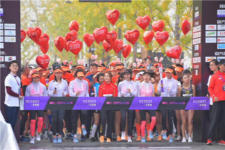 诗普琳珠宝·2018北京女子半程马拉松顺利落幕，数千名跑者体验最宠爱赛道