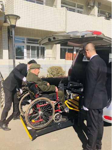 首汽约车重阳节“爱心车队”公益活动花样多 老人们纷纷点赞