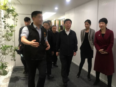 藤门国际教育西安分公司接待西安碑林区区长卢光文