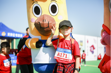 武汉萌娃们在ABC KIDS小马星球亲子马拉松中感受别样花海