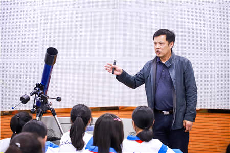 定制青少年慕课，中国大学MOOC带西部孩子一起看见更大的世界！