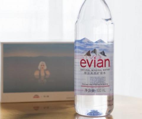 天猫超会挑集合全网数百家新媒体玩跨界，一大批新奇的联名定制款在路上