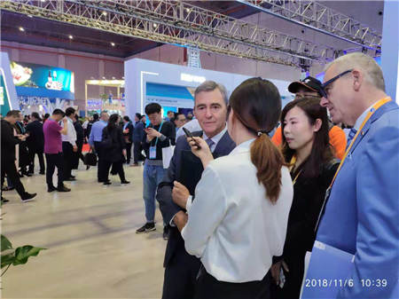 媒体嘉宾都在用，讯飞翻译机2.0助力上海进博会！