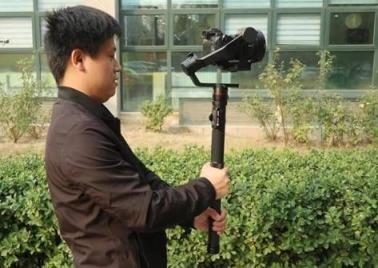 承重怪兽！飞宇AK4000平台级稳定器深度体验