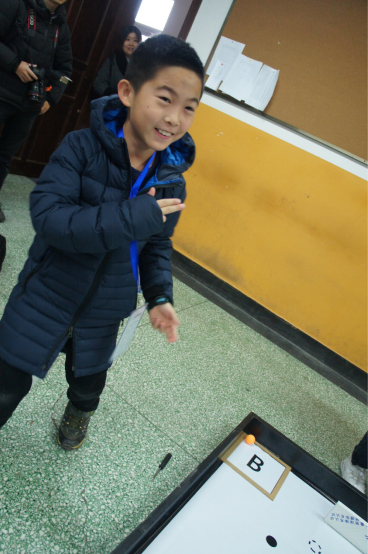 瓦力工厂资源抢夺赛成为北京市电子信息实践活动现场热门