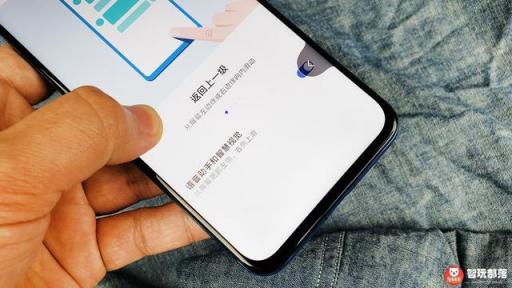 华为nova4评测：全面屏手机迎来新形态，自拍极点全面屏！
