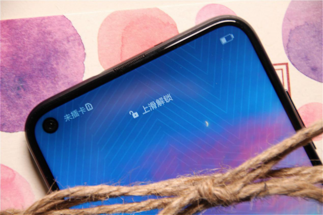 华为nova4评测:最美极点全面屏，旗舰级拍照功能加持