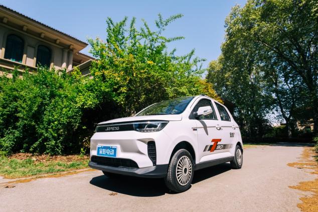 2021新款代步车翘楚金彭t90,凭实力跑的远