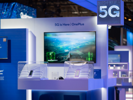 一加5G手机亮相MWC2019 现场模拟5G云游戏场景