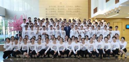 扩招8万人的背后，更诱人的是苏宁给员工的福利！?
