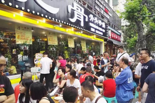 一把骨以品质开道，不做网红店，以匠心打造美食品牌