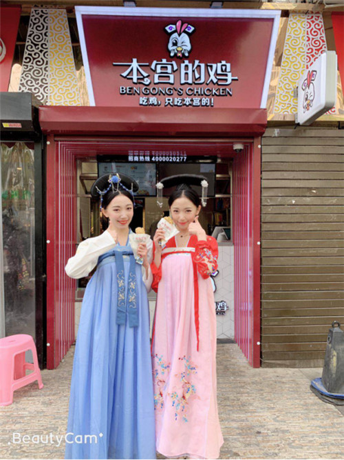 探访《本宫的鸡》北京双井店,解密新中式装饰风格如何让消费者走进去