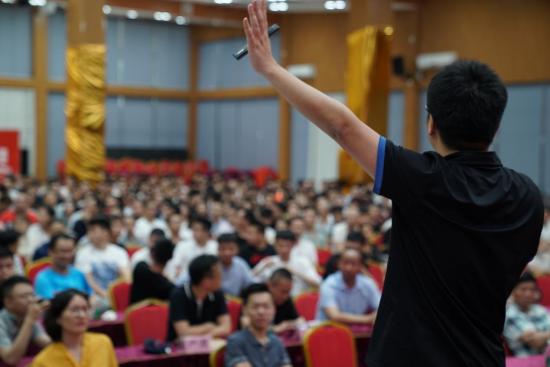 焱论商学院：电商下半场，店群为王！