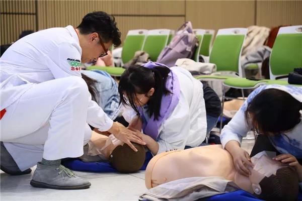 生死时速，“她”救了清华学生的命
