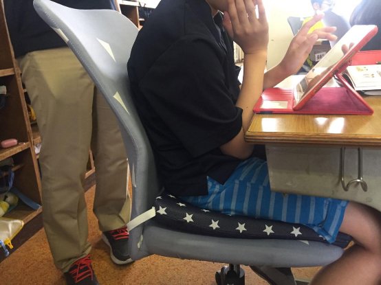 前方日本小学高能：Pad配古筝，书包抗震防溺
