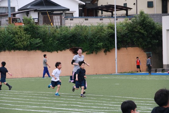 前方日本小学高能：Pad配古筝，书包抗震防溺