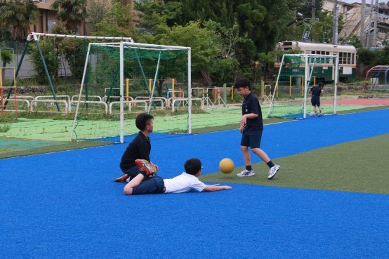 前方日本小学高能：Pad配古筝，书包抗震防溺
