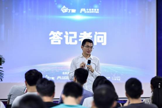 狼码教育品牌升级，发布全新slogan：用心做教育，专注每一位学员的成长！