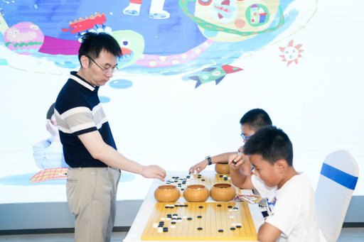 华为AI助推围棋发展 王磊：AI给围棋带来变革 更带来契机