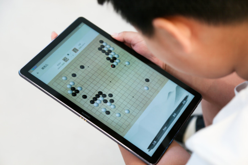 华为AI助推围棋发展 王磊：AI给围棋带来变革 更带来契机