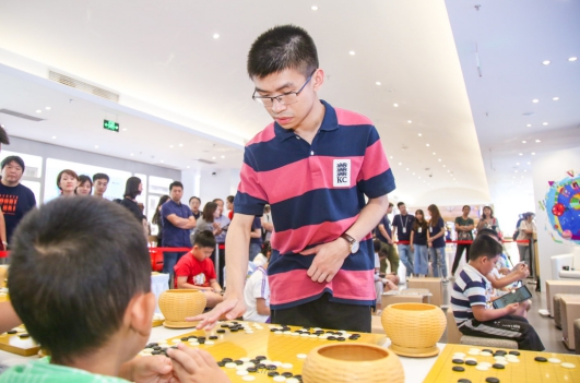 国家围棋队全国行抵达天津 华为AI助燃围棋运动发展