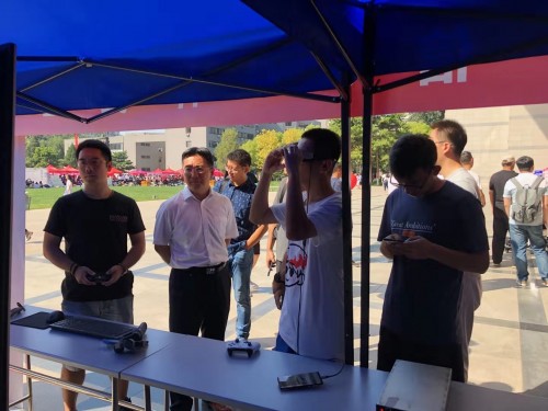 5G应用扎堆北师大！ 中国电信北京公司携5G+VR打造智慧校园助力迎新