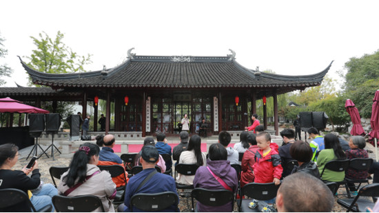 戏缘创新观戏体验 业内首发采用VR全景呈现中国戏曲文化周