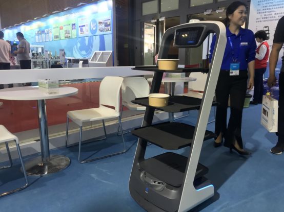 2019高交会开幕，普渡科技送餐机器人登陆国家高新技术展