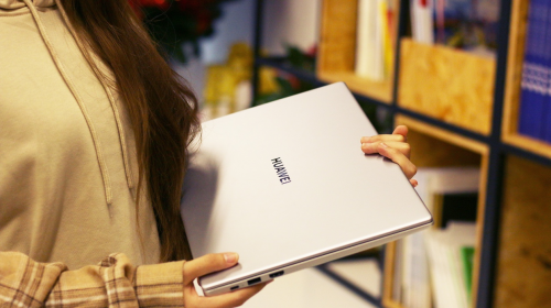 华为MateBook D 15锐龙版3699元发布，学生党高质价比新选择