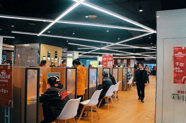 听声辩位，“吃鸡”更爽：京东电器超级体验店漫步者区带来身临其境游戏体验