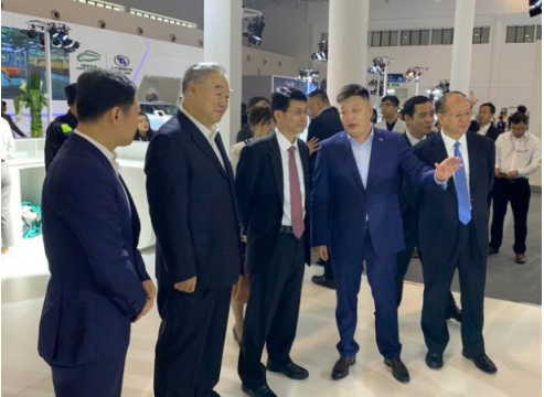 新势代品质SUV，爱驰U5亮相海口车展获好评