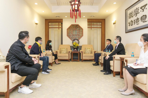 驻泰总领事点赞善举，亚洲大众集团捐赠医疗物资 共抗疫情