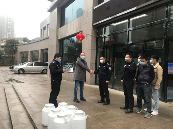 一方有难八方支援：和云发展（集团）有限公司将抗疫物资送往基层一线