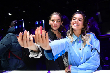 Samsung Galaxy Z Flip：用实力诠释科技与时尚融合之美