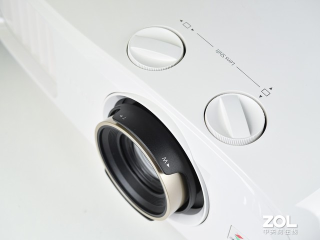 打造高品质客厅影院 爱普生4K家用投影机评测
