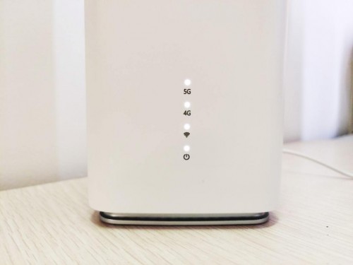 【集微拆评】OPPO 5G CPE T1评测：5G转Wi-Fi，一张卡搞定多设备