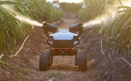 极飞农业无人车驶进农田 创新科技推动农业无人化发展