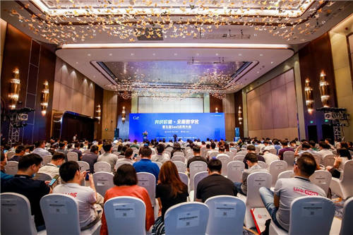 微洱科技斩获“年度最具创新 SaaS 产品、年度 SaaS 商业创新人物”双料大奖