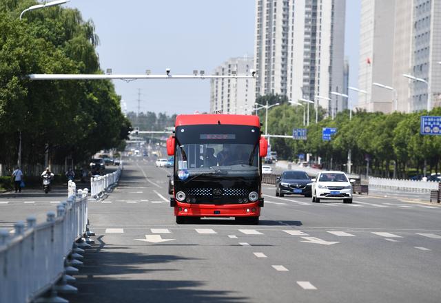 安徽首条智能网联5G线路开通 安凯无人驾驶客车投入开放道路运行！