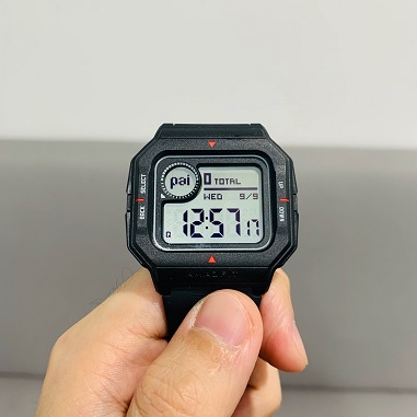 华米科技Amazfit Neo智能手表评测：用科技重塑腕上经典