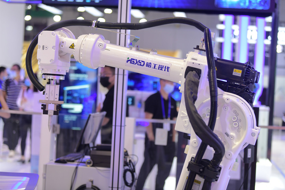 2020工博会丨“三新”闪耀，哈工智能打造“AI+ROBOT”生态圈