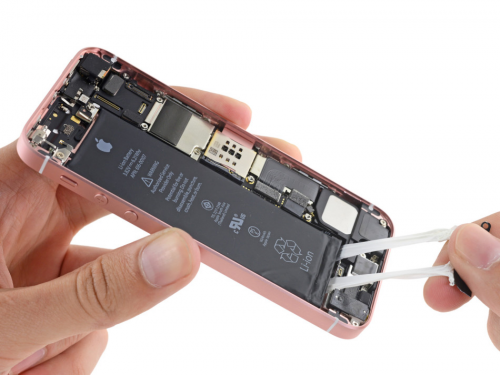 为什么iPhone一直不采用大容量电池？这5点是关键！