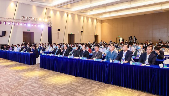 人工智能与数字经济广州高峰论坛成功举办
