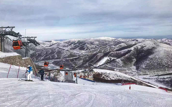 “报复性滑雪”先来了!冬奥会主场地崇礼民宿旺季提前，周末滑雪一房难求!