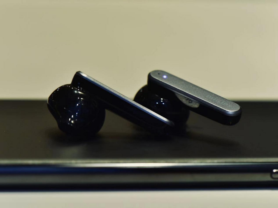 亦庄亦谐，可盐可甜——飞利浦T3235真无线蓝牙耳机开箱评测