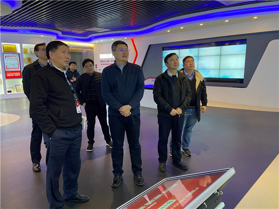工信部信发司一行领导调研华云数据：鼓励“信创云基座”在信创领域发挥更大作用 推动产业高质量发展