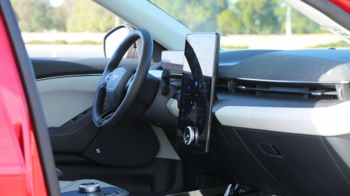 国产版特斯拉Model Y开售，盘点纯电汽车的黑科技